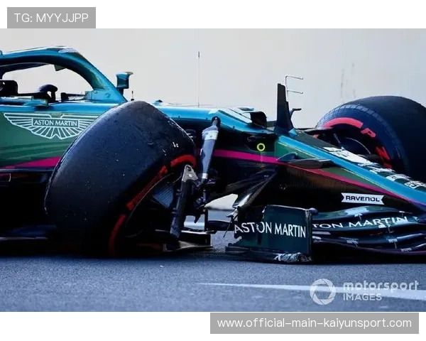 一级方程式车手在起跑阶段对赛车姿态的精准修正（300 ）